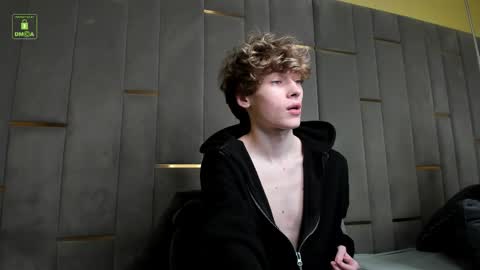 Snapshot of curlytwinkboy chatting on September 20, 9:04 pm KEVIN online show from September 20, 9:04 pm