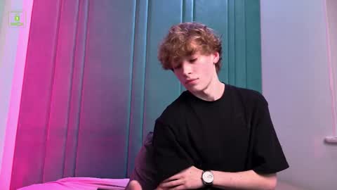 Snapshot of curlytwinkboy chatting on September 19, 9:03 pm KEVIN online show from September 19, 9:03 pm