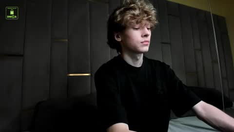 Snapshot of curlytwinkboy chatting on September 18, 8:55 pm KEVIN online show from September 18, 8:55 pm