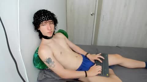 Noah online show from April 20, 5:04 pm