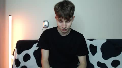 Snapshot of cute_brian chatting on October 20, 5:06 pm Im Brian online show from October 20, 5:06 pm