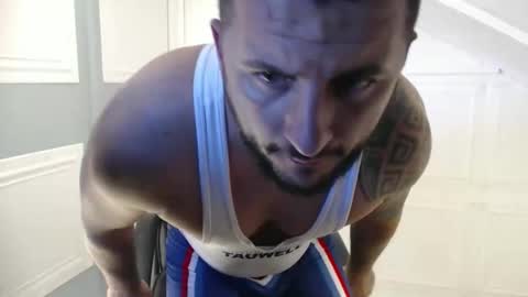 Snapshot of cute_johny01 chatting on October 20, 11:25 am Cute Johny01 online show from October 20, 11:25 am