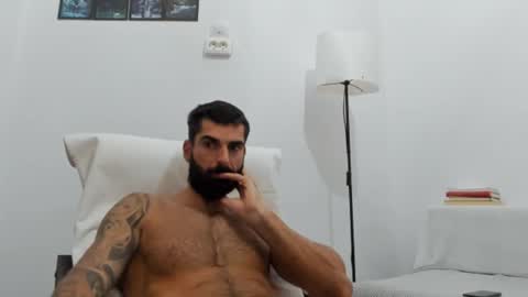 Snapshot of cuteeboy chatting on October 3, 6:18 am cuteeboy online show from October 3, 6:18 am