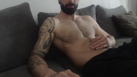 cuteeboy online show from April 28, 5:23 am