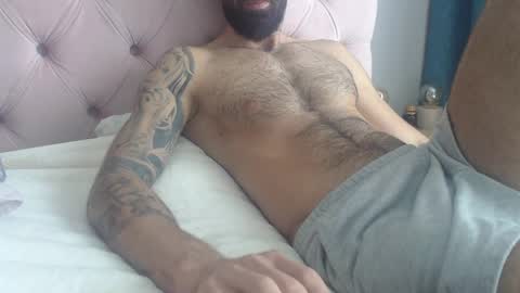 cuteeboy online show from April 5, 8:11 am