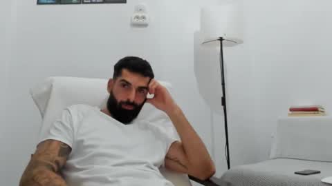 Snapshot of cuteeboy chatting on October 10, 6:46 pm cuteeboy online show from October 10, 6:46 pm