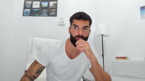 Snapshot of cuteeboy chatting on October 14, 2:13 pm cuteeboy online show from October 14, 2:13 pm