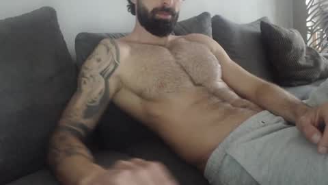 cuteeboy online show from April 29, 5:23 am