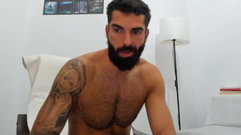 Snapshot of cuteeboy chatting on October 6, 7:24 am cuteeboy online show from October 6, 7:24 am