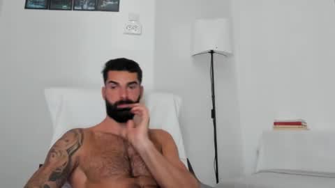 Snapshot of cuteeboy chatting on October 12, 6:40 am cuteeboy online show from October 12, 6:40 am