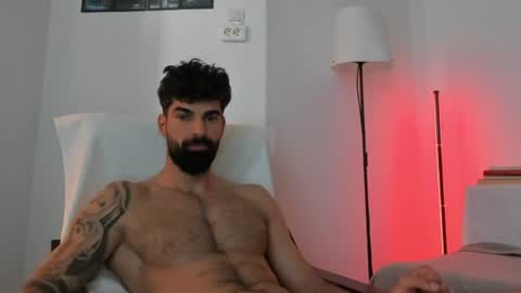 cuteeboy online show from June 11, 5:49 am
