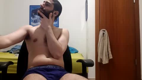 cuteguy52 online show from April 8, 9:56 pm