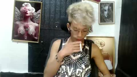 Snapshot of cutie_mico chatting on February 25, 6:25 am cutie_mico online show from February 25, 6:25 am