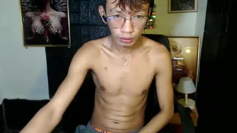 Snapshot of cutie_mico chatting on January 29, 1:07 pm cutie_mico online show from January 29, 1:07 pm