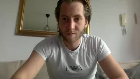 Snapshot of d3nnis_123 chatting on February 15, 2:33 pm d3nnis_123 online show from February 15, 2:33 pm