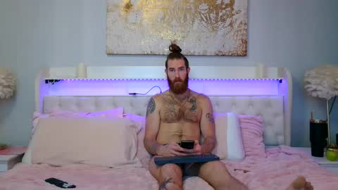 Snapshot of daddyunlocked chatting on October 9, 1:05 pm daddyunlocked online show from October 9, 1:05 pm