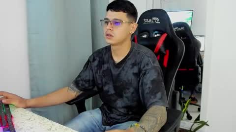 my name is Jhon and I live in colombia online show from November 11, 2:16 am