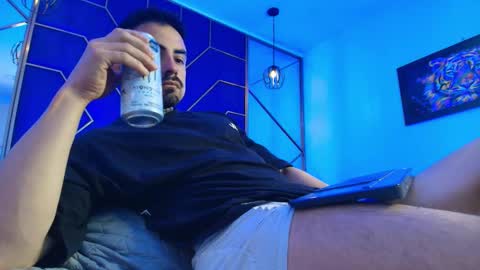 Dallas whitee online show from March 3, 8:05 pm