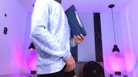 damar_felipe online show from October 22, 4:27 am