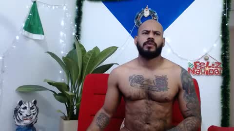 Snapshot of damian64436171 chatting on December 16, 3:00 pm damian64436171 online show from December 16, 3:00 pm