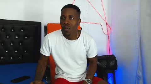 Snapshot of damian_hart_24cm chatting on September 21, 2:39 pm damian_hart_24cm online show from September 21, 2:39 pm