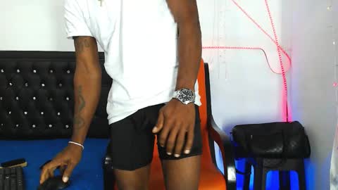 Snapshot of damian_hart_24cm chatting on October 2, 9:35 am damian_hart_24cm online show from October 2, 9:35 am