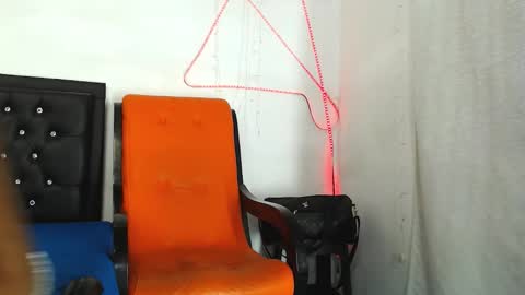 damian_hart_24cm online show from November 15, 11:56 am