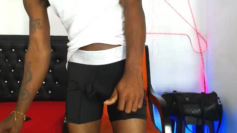 Snapshot of damian_hart_24cm chatting on September 12, 11:10 am damian_hart_24cm online show from September 12, 11:10 am