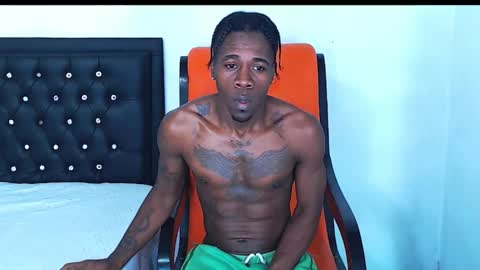 Snapshot of damian_hart_24cm chatting on December 20, 11:00 am damian_hart_24cm online show from December 20, 11:00 am