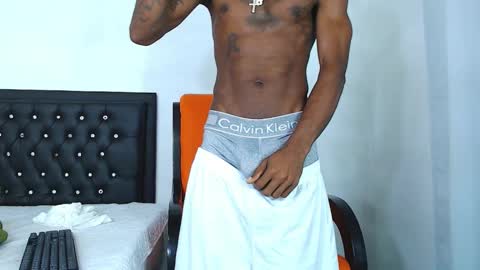Snapshot of damian_hart_24cm chatting on January 17, 12:52 pm damian_hart_24cm online show from January 17, 12:52 pm