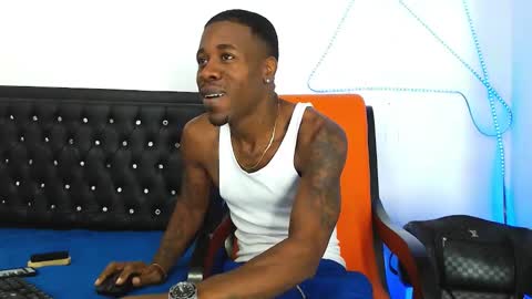 Snapshot of damian_hart_24cm chatting on October 18, 10:31 am damian_hart_24cm online show from October 18, 10:31 am