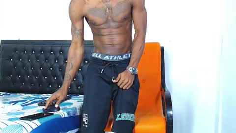 Snapshot of damian_hart_24cm chatting on February 12, 1:37 pm damian_hart_24cm online show from February 12, 1:37 pm