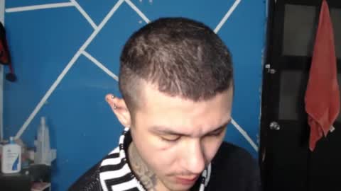 damiansexyboy69 online show from January 19, 1:41 am