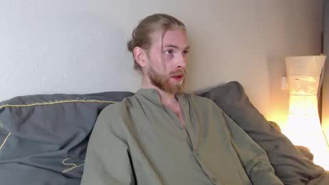 Snapshot of damien_diamond chatting on October 3, 8:03 pm damien_diamond online show from October 3, 8:03 pm