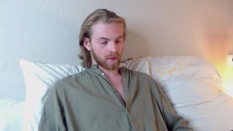 Snapshot of damien_diamond chatting on December 5, 10:23 pm damien_diamond online show from December 5, 10:23 pm