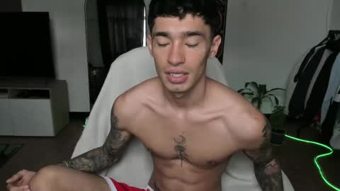 Damon online show from April 23, 8:11 pm