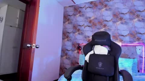 Damon bakert online show from April 27, 4:58 pm