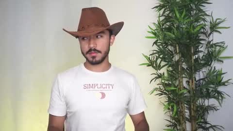Snapshot of damon_frost chatting on October 3, 8:58 pm damon_frost online show from October 3, 8:58 pm