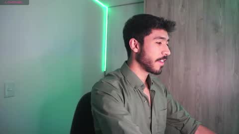 Snapshot of damon_frost chatting on January 8, 10:58 pm damon_frost online show from January 8, 10:58 pm
