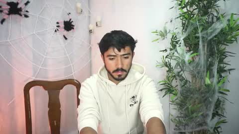 Snapshot of damon_frost chatting on October 17, 6:56 pm damon_frost online show from October 17, 6:56 pm