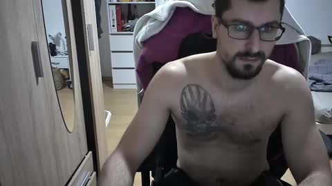 Snapshot of dan_the_man405 chatting on March 2, 7:41 pm King Dan online show from March 2, 7:41 pm