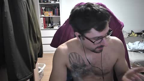 Snapshot of dan_the_man405 chatting on February 2, 7:04 pm King Dan online show from February 2, 7:04 pm