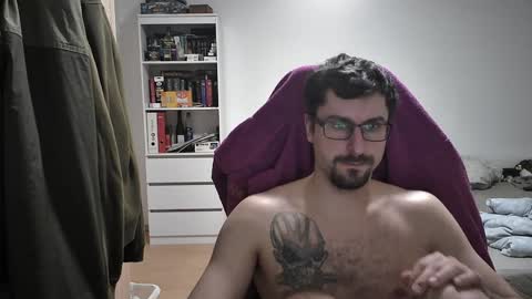 Snapshot of dan_the_man405 chatting on February 3, 6:49 pm King Dan online show from February 3, 6:49 pm