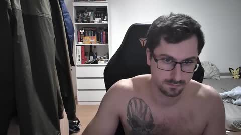 Snapshot of dan_the_man405 chatting on January 20, 7:04 pm King Dan online show from January 20, 7:04 pm