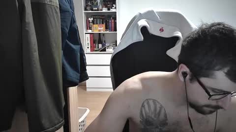 Snapshot of dan_the_man405 chatting on January 7, 8:10 pm King Dan online show from January 7, 8:10 pm