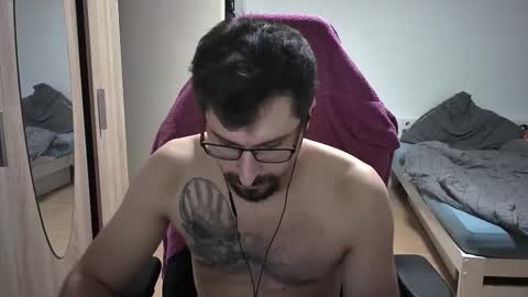 Snapshot of dan_the_man405 chatting on September 20, 7:47 pm King Dan online show from September 20, 7:47 pm