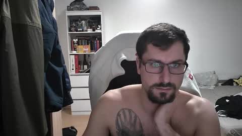 Snapshot of dan_the_man405 chatting on January 8, 7:56 pm King Dan online show from January 8, 7:56 pm