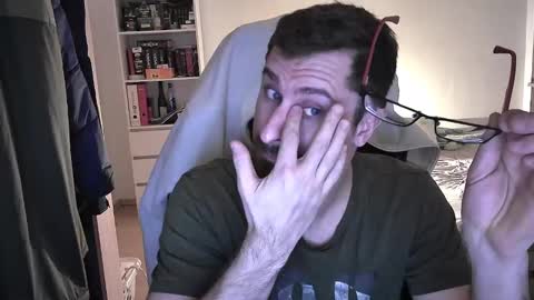 Snapshot of dan_the_man405 chatting on December 18, 7:19 pm King Dan online show from December 18, 7:19 pm