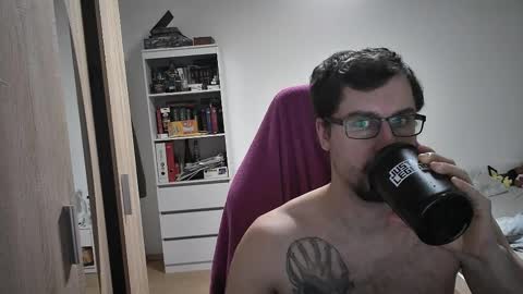 Snapshot of dan_the_man405 chatting on February 17, 7:10 pm King Dan online show from February 17, 7:10 pm