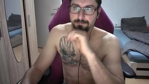 Snapshot of dan_the_man405 chatting on September 10, 7:34 pm King Dan online show from September 10, 7:34 pm